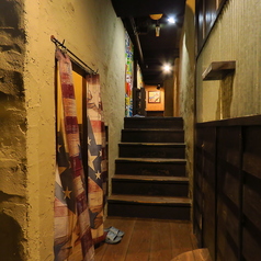 4名様と6名様まで2部屋ございます。