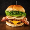 料理メニュー写真&nbsp;アボカドベーコンビーフバーガー