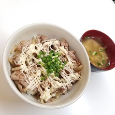 豚塩丼（味噌汁付き）