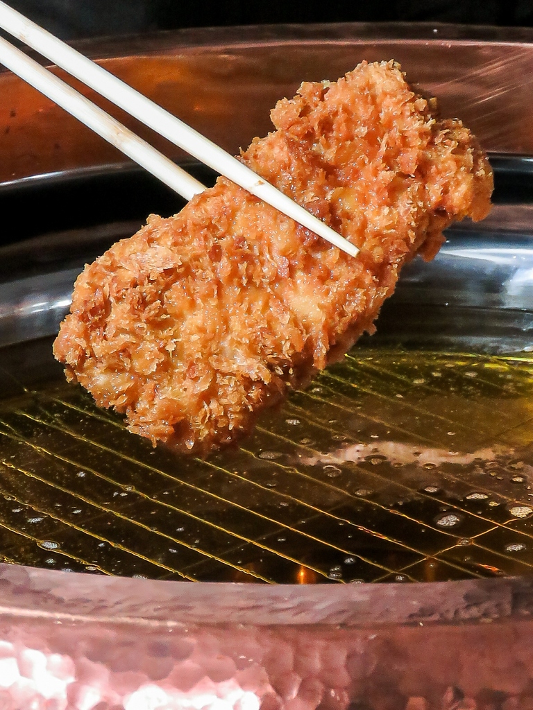 こだわりが詰まったとんかつは絶品です。鹿児島の美味しい黒豚をご堪能下さいませ！