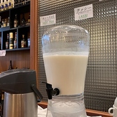 ドリンクバーでは「アイスラッシー」や「ホットチャイ」がセルフの飲み放題のため、お客様にも好評です！