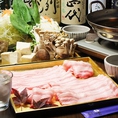 沖縄のあぐー豚料理を用意しております。柔かい歯ごたえと上質な脂を、是非ご堪能下さい。