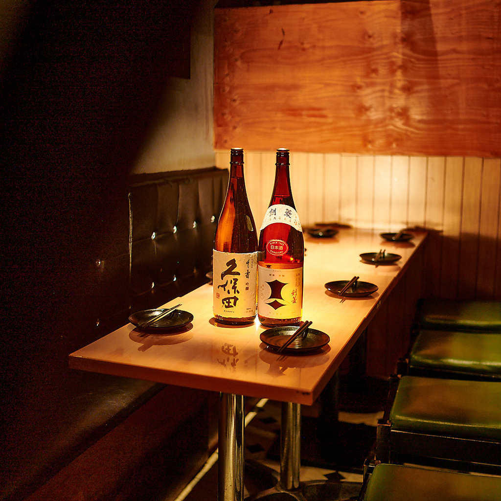 お仕事帰りのご宴会にゆっくり寛げる空間でご提供致します。