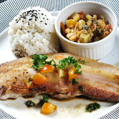 豚バラ肉のグリル　ガーリック正油ソース