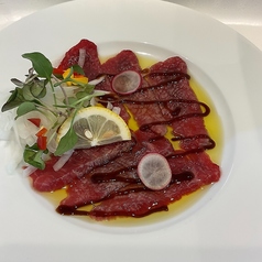 黒毛和牛の炙りカルパッチョ