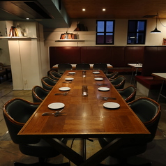 8名様までご利用可能なボックス席もご用意しております。プライベートなシーンから会社宴会、大切な方との時間、特別な日など居心地の良い時間をお楽しみいただけます。