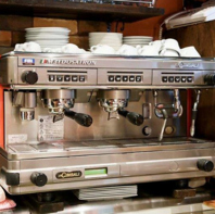 本場の本格エスプレッソマシーン