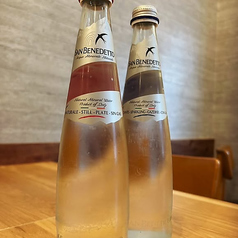 ミネラルウォーター(ガス入り)500ml