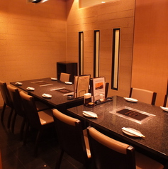 会食・接待・会社宴会におすすめな個室。4名様～最大で22名様でご利用いただけます。