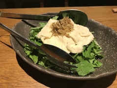 京生湯葉と京菜、ちりめん山椒のサラダ
