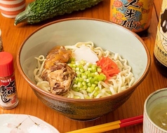 ランチ単品は沖縄そばのみ！