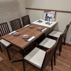 お写真のように6名様でもご利用いただけます◎宴会にも最適◎