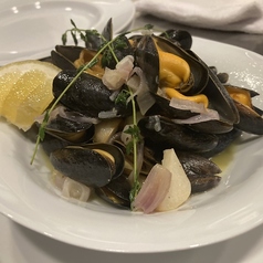 食材の宝庫・信州。 当店では旬にこだわり、その食材が最も美味しい時に提供しています。