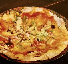 自家製生地のクリスピーピザ