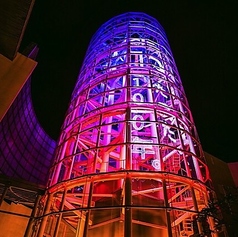 【隠れ家感たっぷりの貸切空間】15名様より店内貸切が可能です。最大18名様までのプライベートなパーティーに、他のお客様を気にせず「西郷」の味を独占できる贅沢なプランです◎