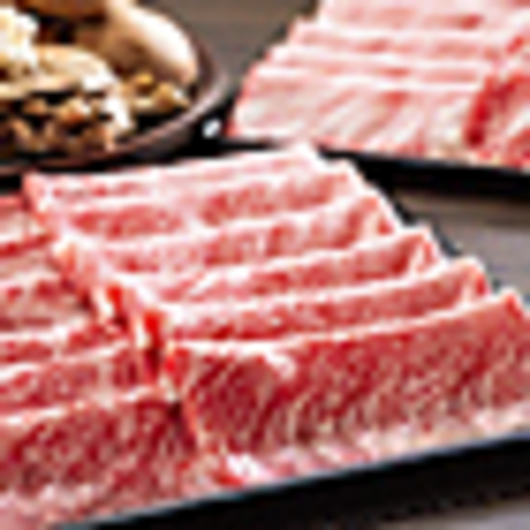 厳選したお肉と新鮮国産野菜を楽しめる食べ放題コース、食べきりセットをご用意♪