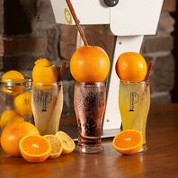 SNSで話題！果実を丸ごと器にした究極の生搾りが上陸！