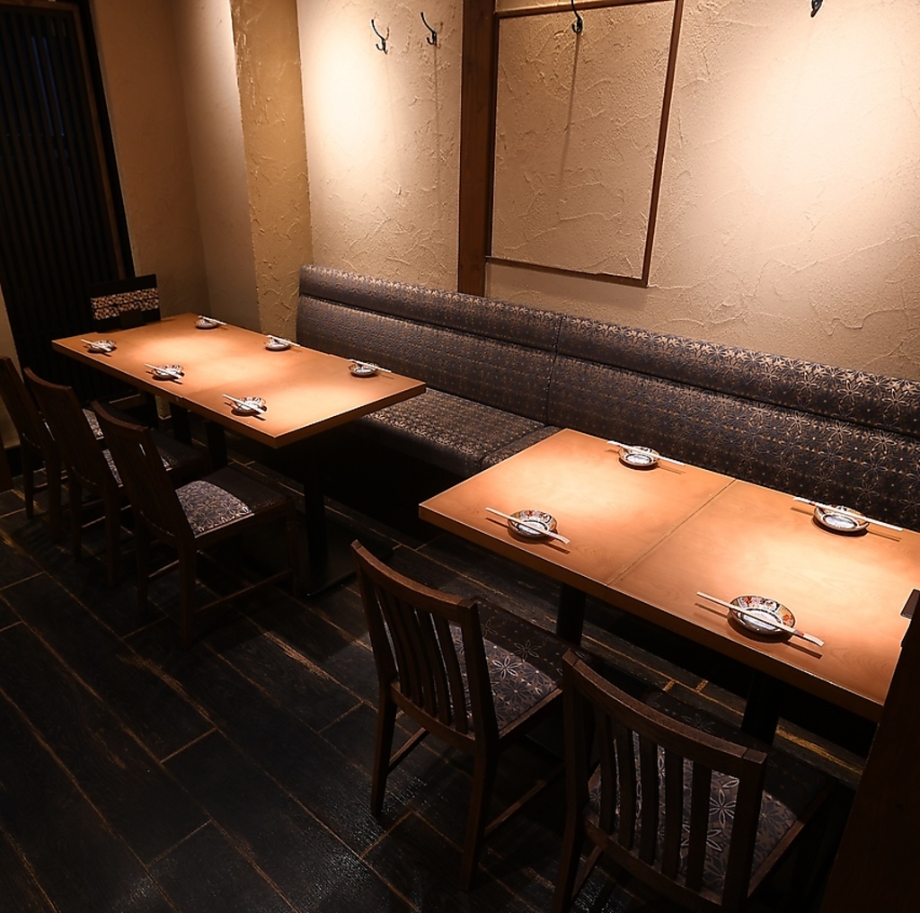 1F最大10名様のテーブル席♪　最大3時間飲み放題付きコースもご用意♪