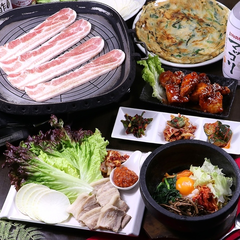 本格韓国料理食べ飲み放題プランはなんと3300円～★女子会にオススメの個室も完備♪
