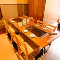 4名様でご利用いただけるテーブル席◎お食事会や少人数での飲み会にも◎！お子様連れやご家族のお客様にも安心してご利用いただけます！※画像はイメージです。