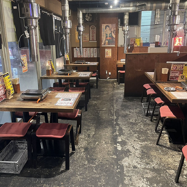 焼肉×ホルモン×居酒屋 分倍河原肉流通センターの雰囲気1