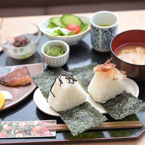 美味しい有機米とおかずでおなかいっぱいに！