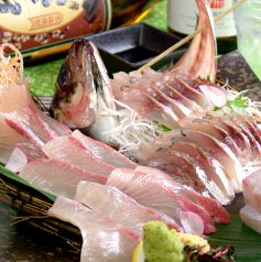 居酒屋ならではのメニューが間違いなく美味い『刺身』