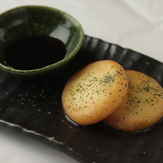 バター風味のカマンベールじゃがもち 甘辛ソース