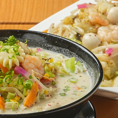 賄いから誕生！1日分の野菜が摂れる爆盛り皿うどん
