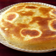 人気！パリパリ羽根つきの手作り焼餃子 800円(税込)の写真