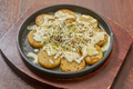 料理メニュー写真 長芋とチーズの鉄板焼き