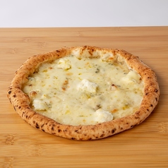 ５種チーズのピザ