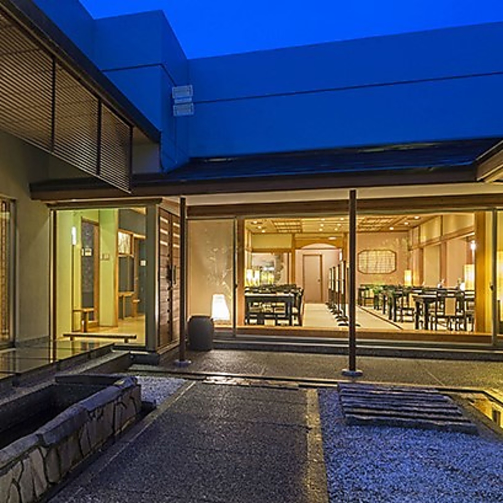 和モダンスタイルのお部屋や、庭園が見渡せる掘りごたつのお部屋などをご用意しております♪