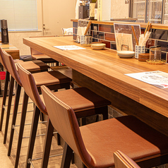 カウンター席を6席ご用意しております。