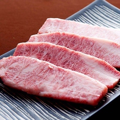 肉の美味しさを最大限に活かした一品も人気◎