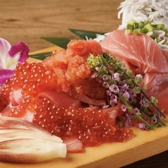 宵の灯名物豪快こぼれ海鮮盛り