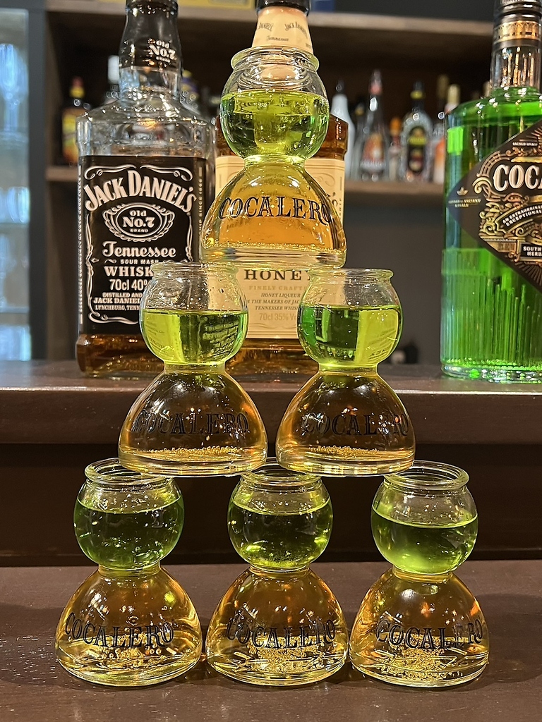 多彩なドリンクで味わいの幅を広げ、料理との相性を楽しむひとときを！心に残る一杯をお届けします。