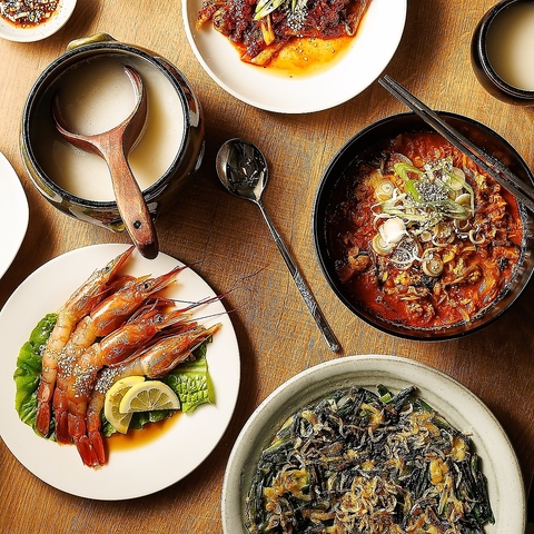 駅から2分。本格韓国料理×居酒屋