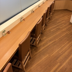 お一人様でもお気軽にご利用いただける、カウンター席ございます。ランチやお買い物ついでにお気軽にご来店ください♪