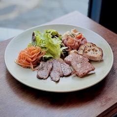 前菜盛り合わせ