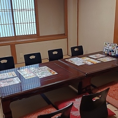 【1～4名様まで対応可】のんびりとくつろげるアットホームな雰囲気のお座敷席もご用意！お一人様はもちろん、少人数での飲み会にもぴったりな空間です※2階はすべて禁煙、1階は加熱式タバコのみ可。外には喫煙所あり
