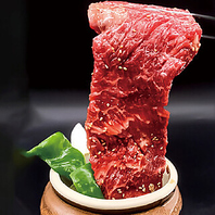 壺の中から大きなお肉が登場！名物『肉の壺付け』