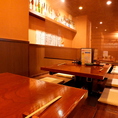 各テーブルに間仕切りがあり、人数に合わせて半個室にも出来ます。