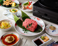 ステーキは、切り立ての和牛＆極厚鉄板にてご提供