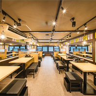 大型宴会もOK！開放的な店内空間♪