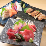 新鮮な旬のお刺身盛り合わせや香ばしく焼き上げた焼き鳥など、自慢の味を心ゆくまでご堪能ください◎