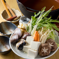 【年中海鮮出汁の効いた鍋を♪】昆布やカツオ、ハマグリの出汁が効いたはまぐり鍋◎の写真