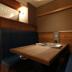 お席は2名様から38名様まで。2～4名様、5～8名様など多彩にご用意いたしております。