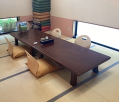 奥のお座敷座布団席(8名様まで)