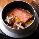 コースじゃなくても飲み放題OK！お席のみのご予約、当日ご来店のお客様もご注文可能！2H飲み放題999円(税込)でご用意しております。コースではなく自由にお料理を注文しながら、ご宴会をしたい方や、二次会や三次会のご利用でお酒を中心に楽しまれたい方にオススメです！